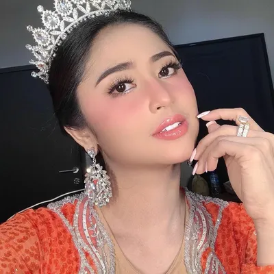 Dewi Perssik