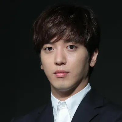 Jung Yong Hwa