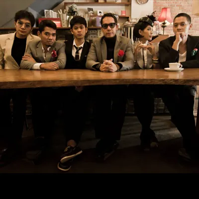 Maliq & d'Essentials