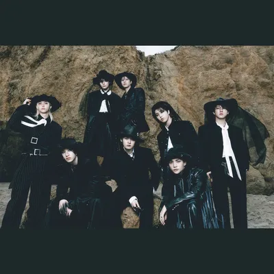 Stray Kids (스트레이 키즈)