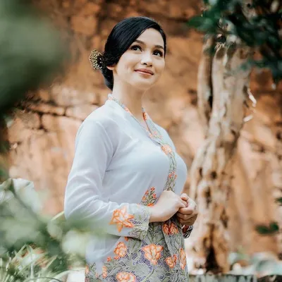 Tya Arifin